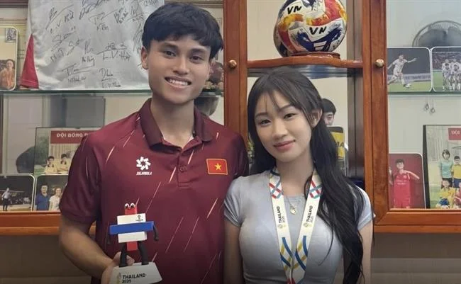 Cá cược thể thao tại 999ok cổng game chính thức với các môn bóng đá, bóng rổ và eSports.